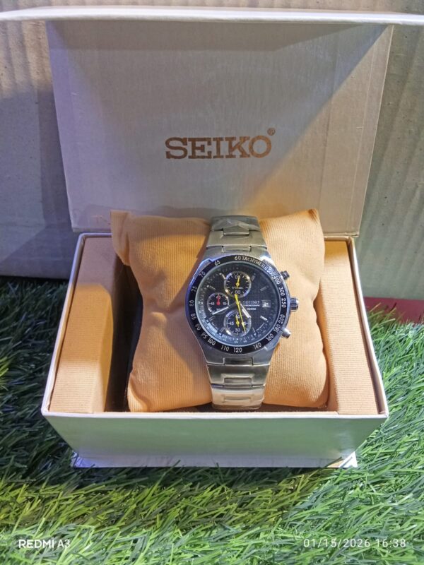 Seiko Chronograph Men’s Watch – Black Dial, Tachymeter Bezel, Stainless Steel Bracelet, Date Display